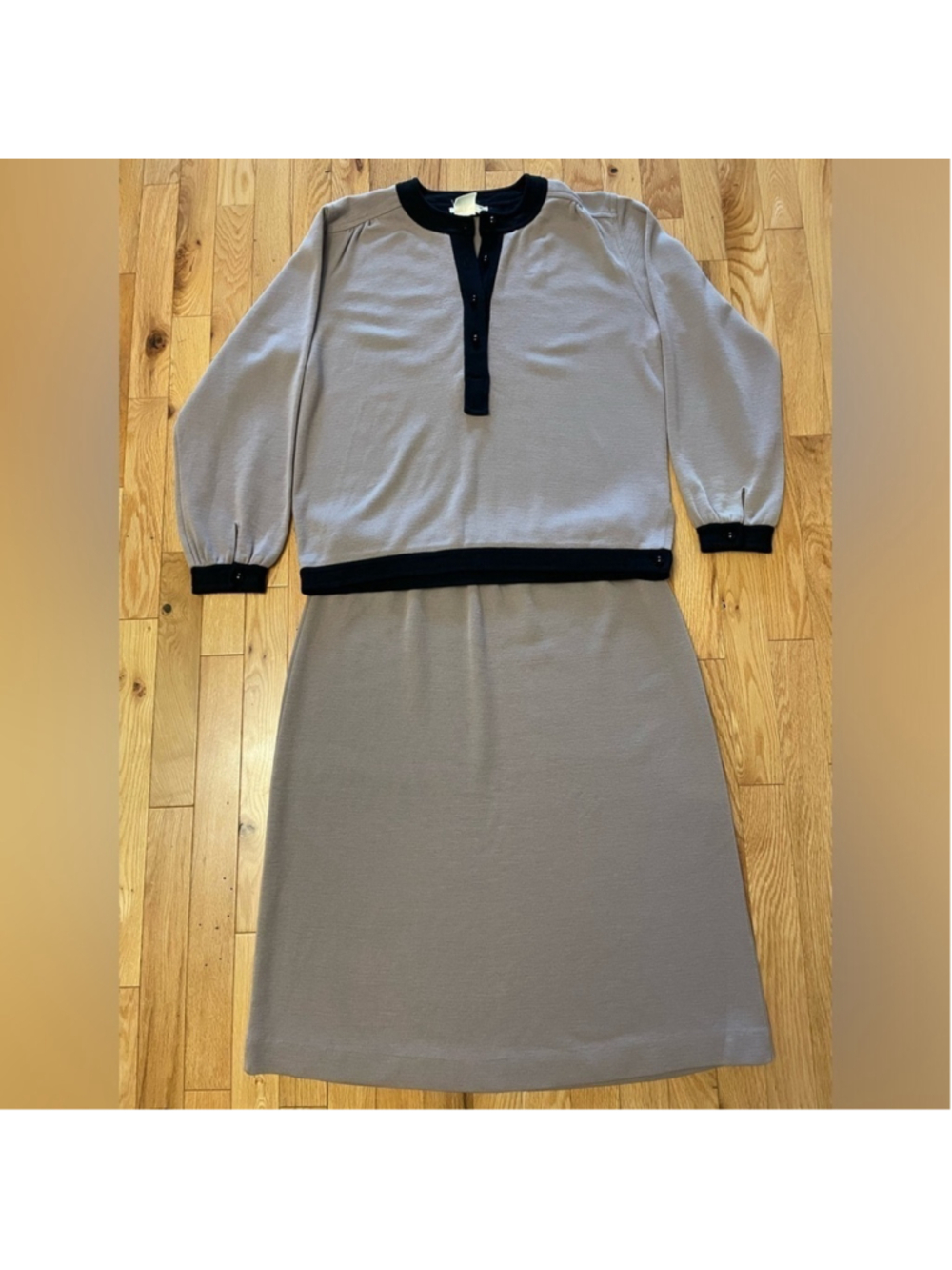 Eaton Vintage 100% Wool Medium Taupe Two Piece Set Skirt Long Sleeve Sweater - Picture 4 of 11